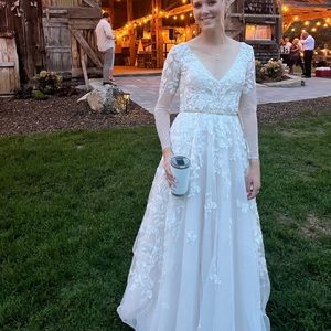 Galina Signature Wedding Dress- Size 6